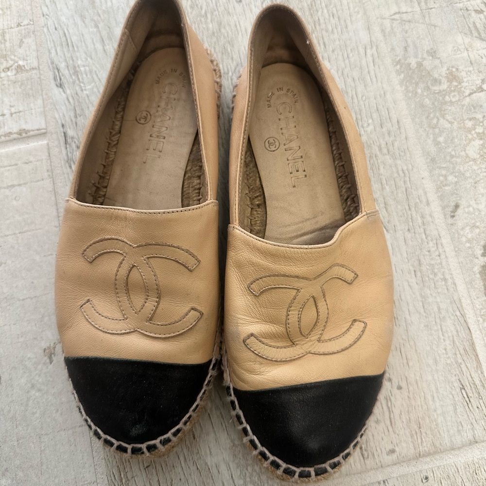 Authentic Chanel flats !